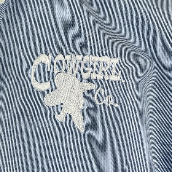 Cowgirl Co Shirt Womens Medium M Button Blue White Embroidered Western - Picture 3 of 7